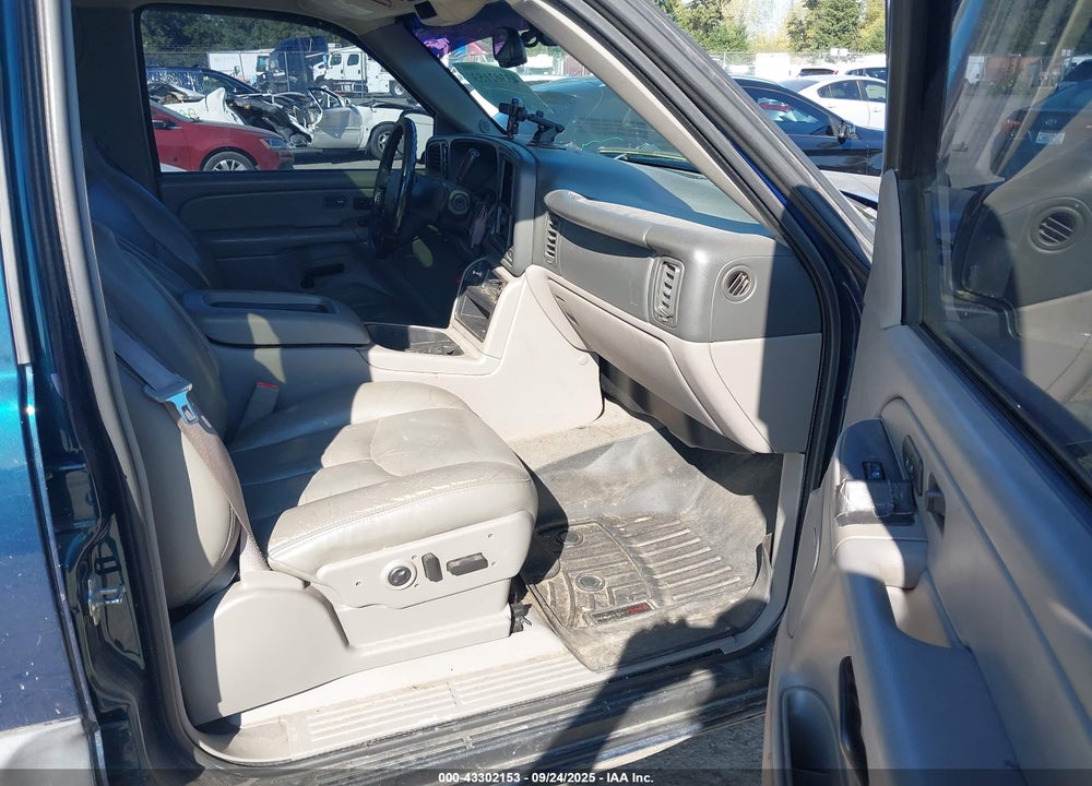 2005 CHEVROLET AVALANCHE 1500 Z71 VIN: 3GNEK12Z25G191982