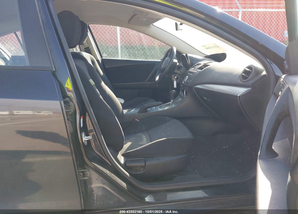2011 MAZDA 3 VIN: JM1BL1VF3B1370309