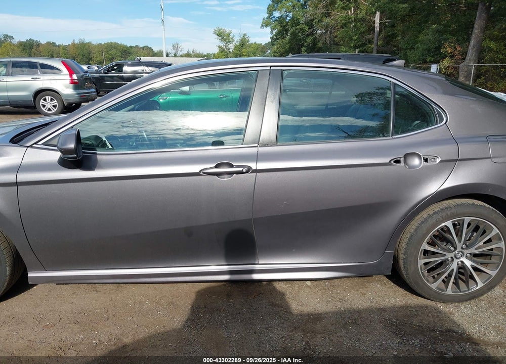 2019 TOYOTA CAMRY VIN: 4T1B11HK8KU757558