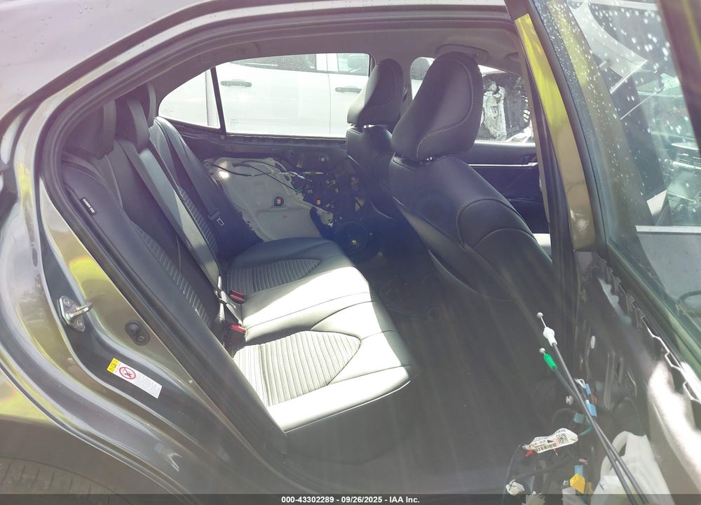 2019 TOYOTA CAMRY VIN: 4T1B11HK8KU757558