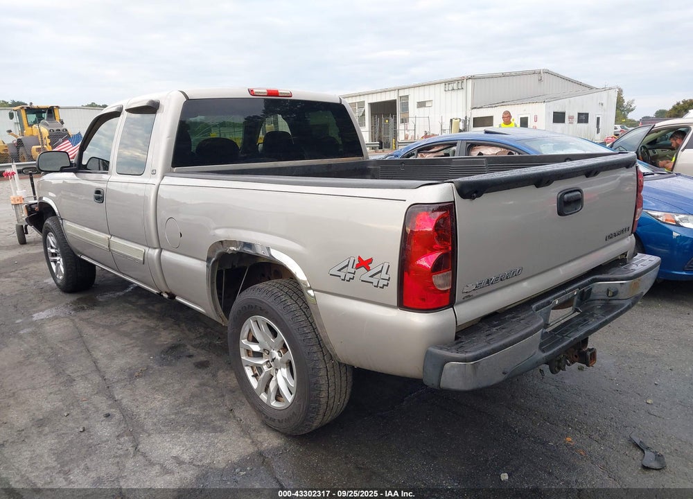 2004 CHEVROLET SILVERADO 1500 LS VIN: 2GCEK19T241245380