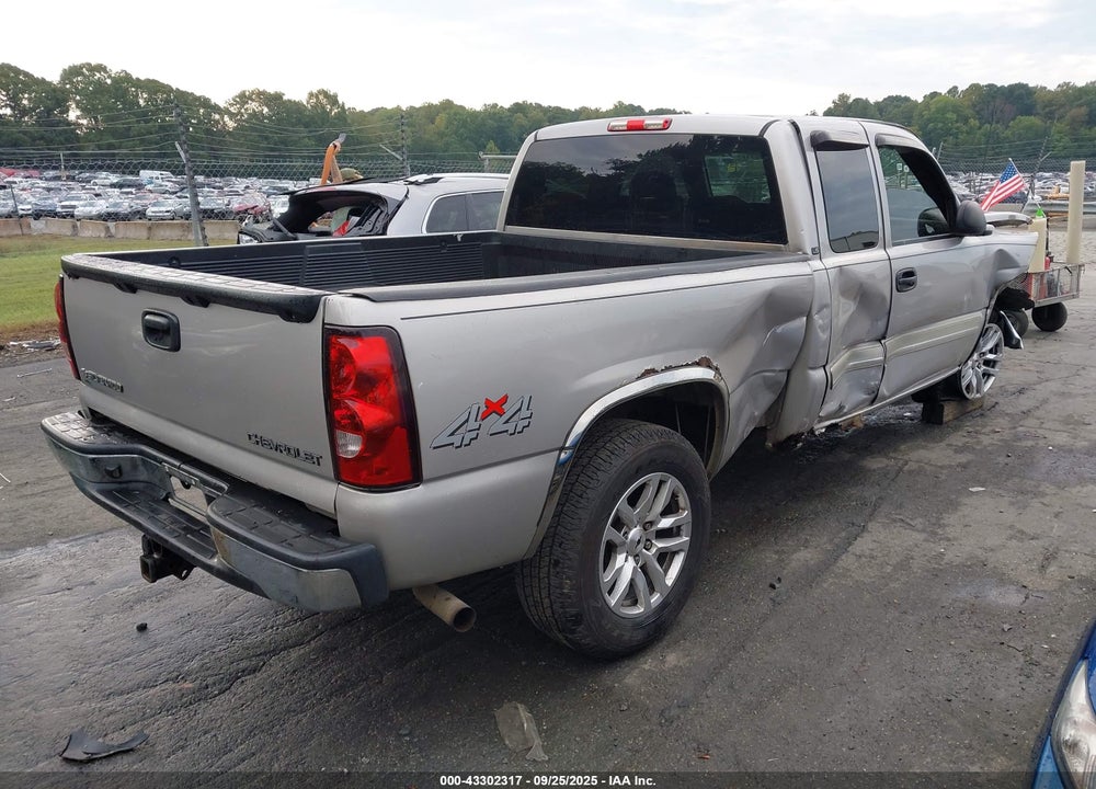2004 CHEVROLET SILVERADO 1500 LS VIN: 2GCEK19T241245380