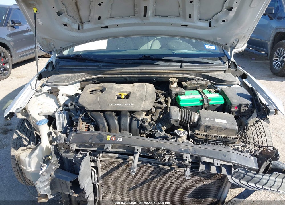 2017 HYUNDAI ELANTRA VIN: KMHD74LF3HU100503