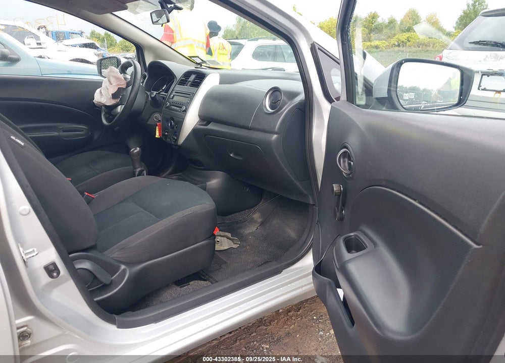 2015 NISSAN VERSA NOTE VIN: 3N1CE2CP0FL427812
