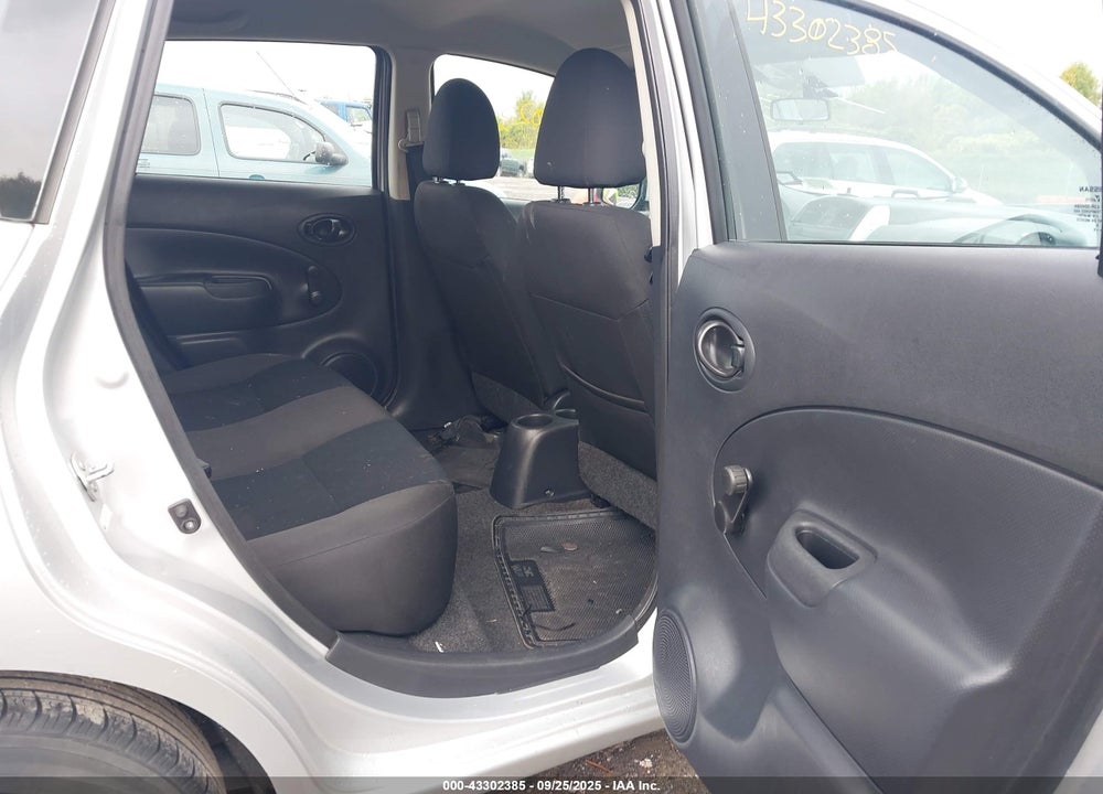 2015 NISSAN VERSA NOTE VIN: 3N1CE2CP0FL427812