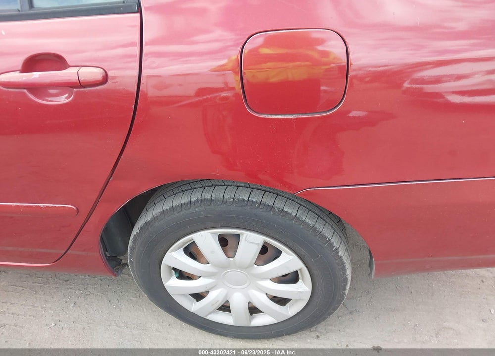 2005 TOYOTA COROLLA LE VIN: 1NXBR32E55Z424519
