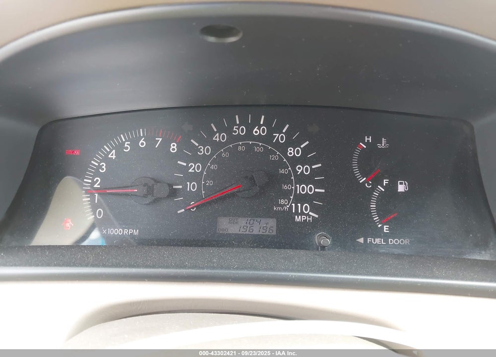 2005 TOYOTA COROLLA LE VIN: 1NXBR32E55Z424519