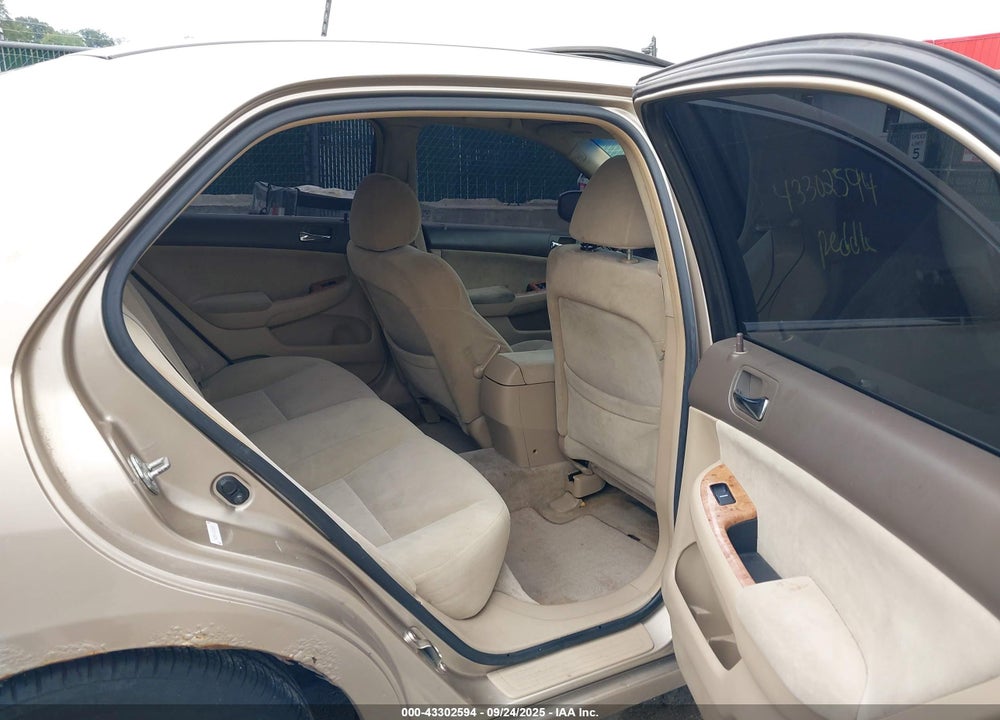 2005 HONDA ACCORD 2.4 EX VIN: 1HGCM56745A189161