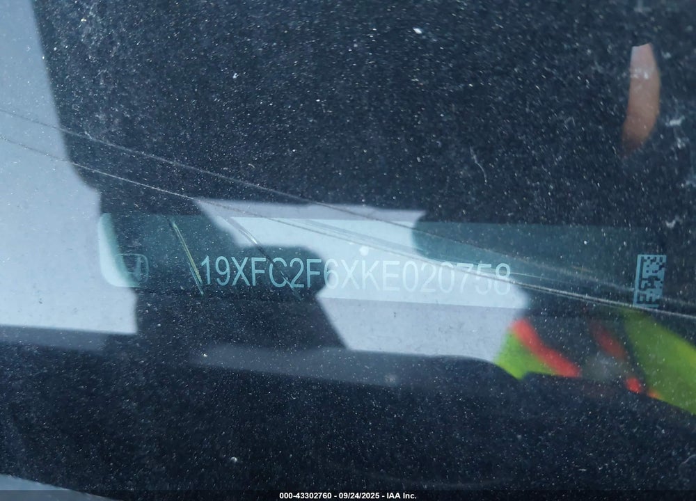 2019 HONDA CIVIC LX VIN: 19XFC2F6XKE020758