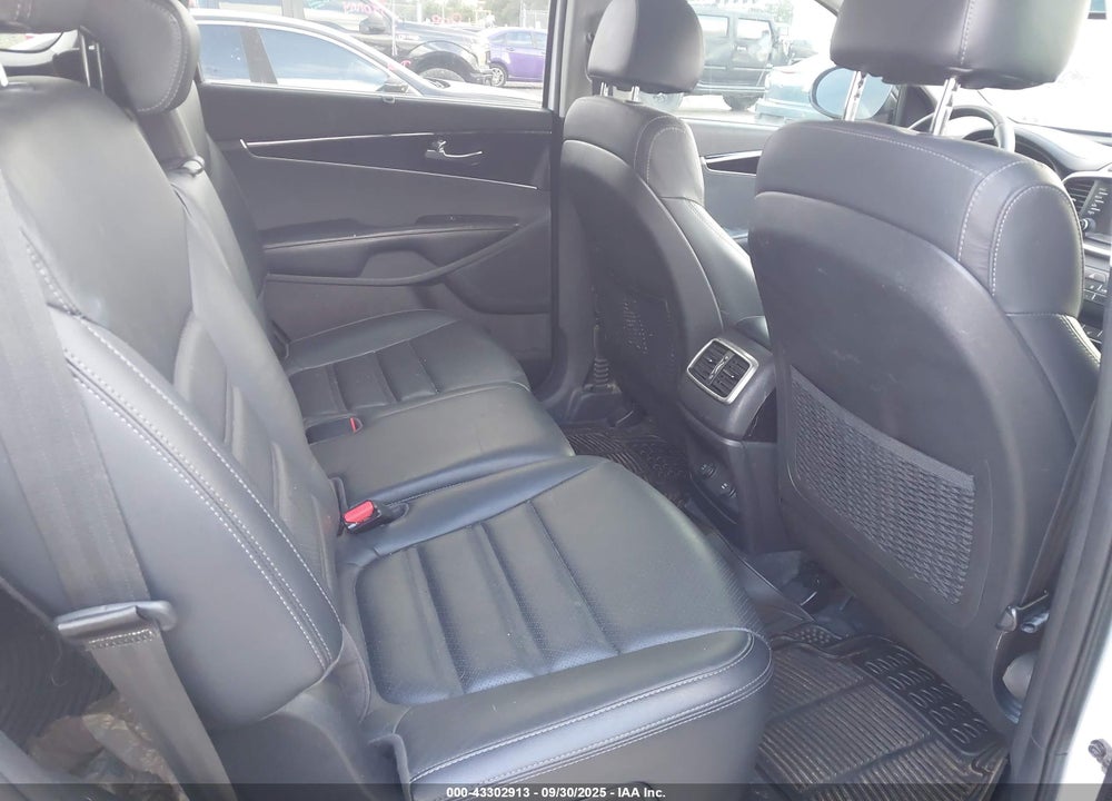 2018 KIA SORENTO 3.3L EX VIN: 5XYPH4A59JG339439
