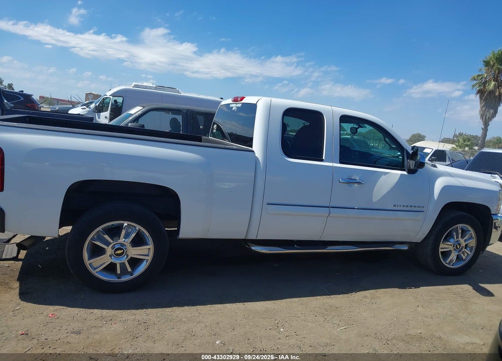 2013 CHEVROLET SILVERADO 1500 LT VIN: 1GCRCSE03DZ407749