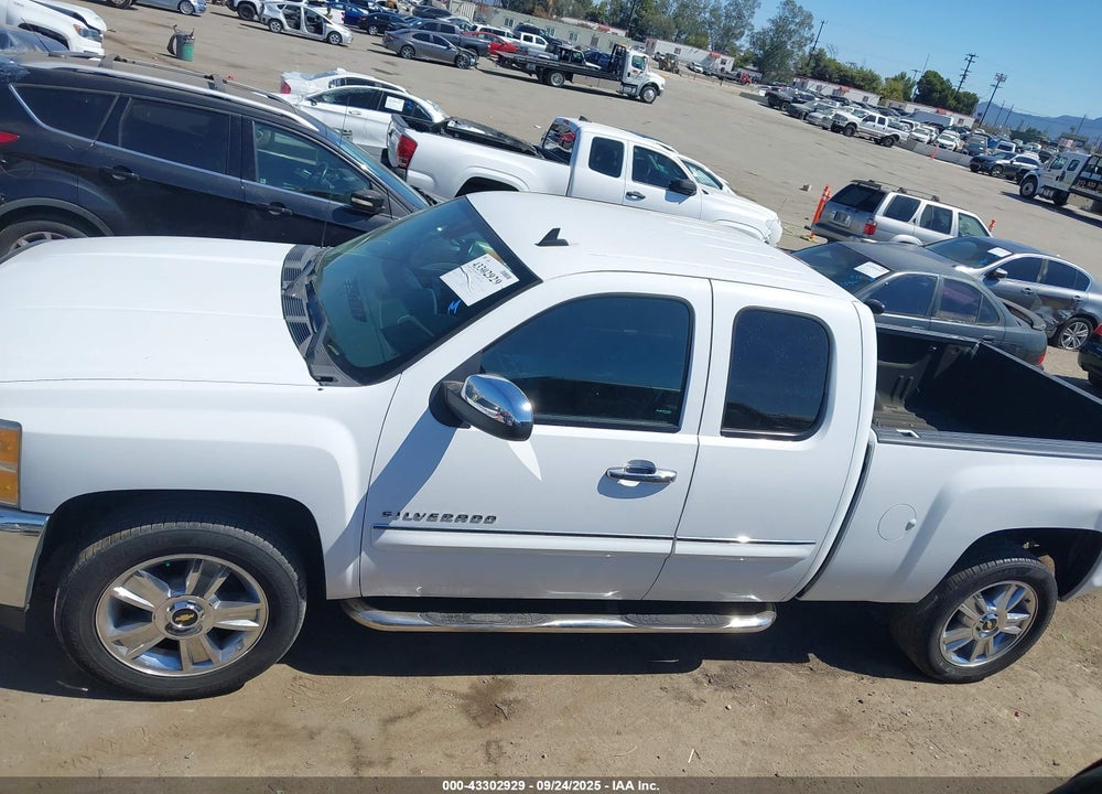 2013 CHEVROLET SILVERADO 1500 LT VIN: 1GCRCSE03DZ407749