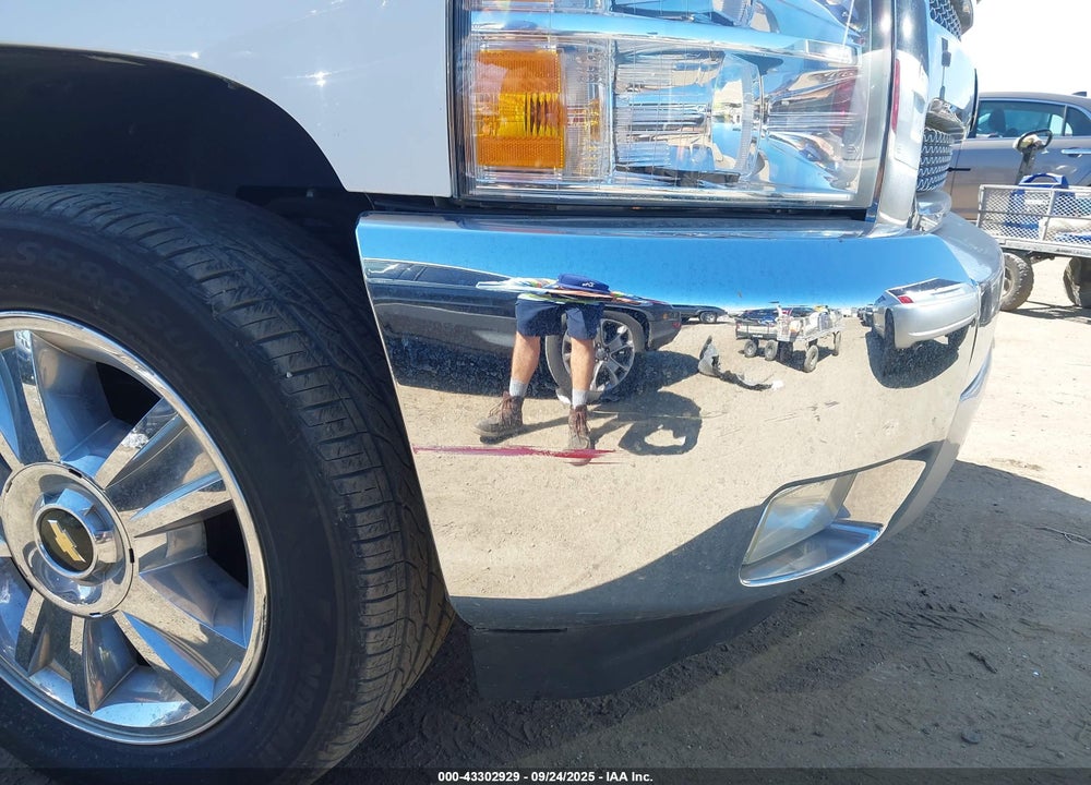 2013 CHEVROLET SILVERADO 1500 LT VIN: 1GCRCSE03DZ407749