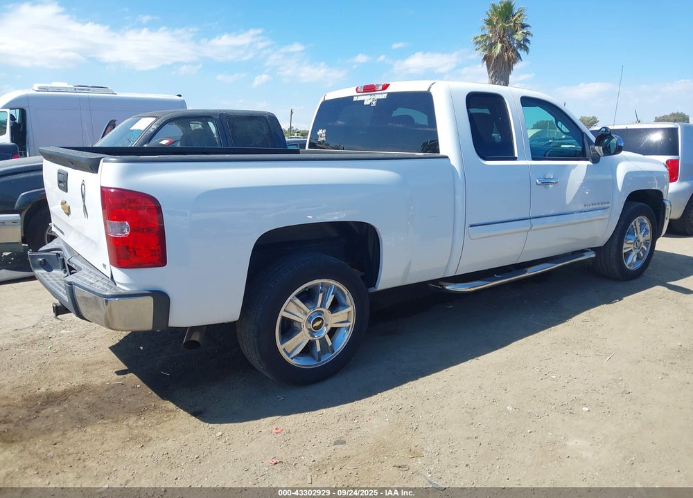 2013 CHEVROLET SILVERADO 1500 LT VIN: 1GCRCSE03DZ407749
