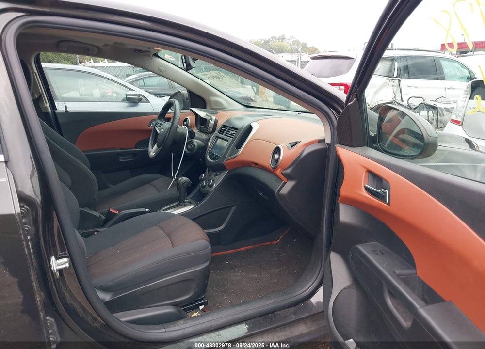 2016 CHEVROLET SONIC VIN: 1G1JC5SG5G4124229