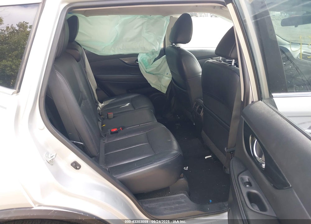 2015 NISSAN ROGUE VIN: 5N1AT2MV5FC751126