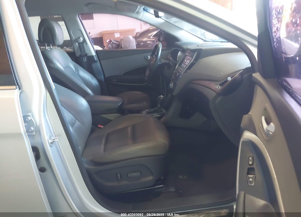 2017 HYUNDAI SANTA FE SE VIN: KM8SN4HF5HU205467