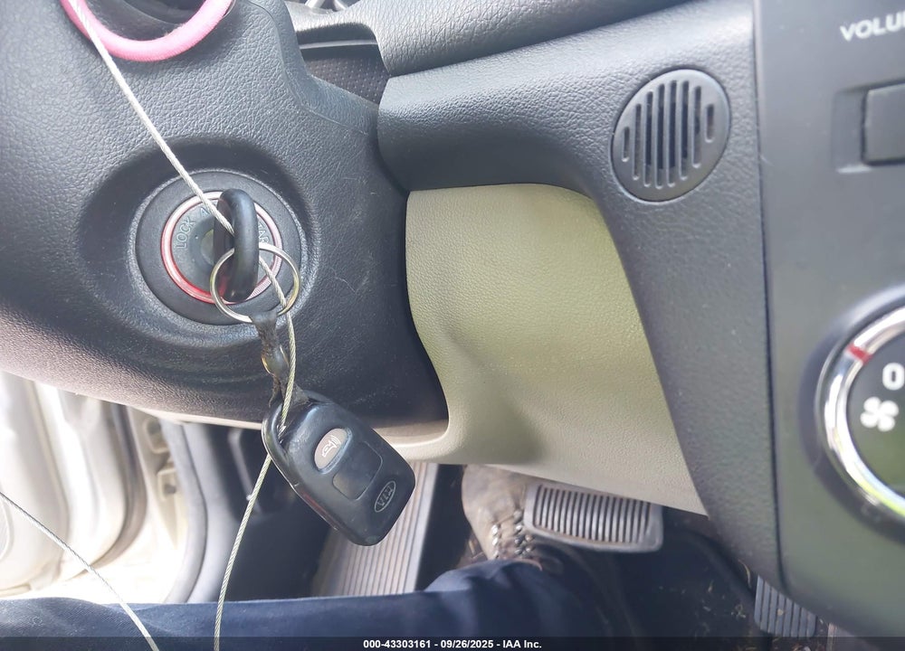 2010 KIA FORTE VIN: KNAFU4A2XA5235612