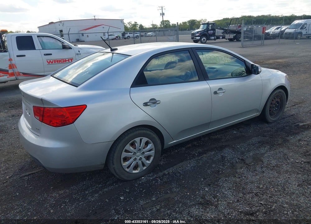 2010 KIA FORTE VIN: KNAFU4A2XA5235612