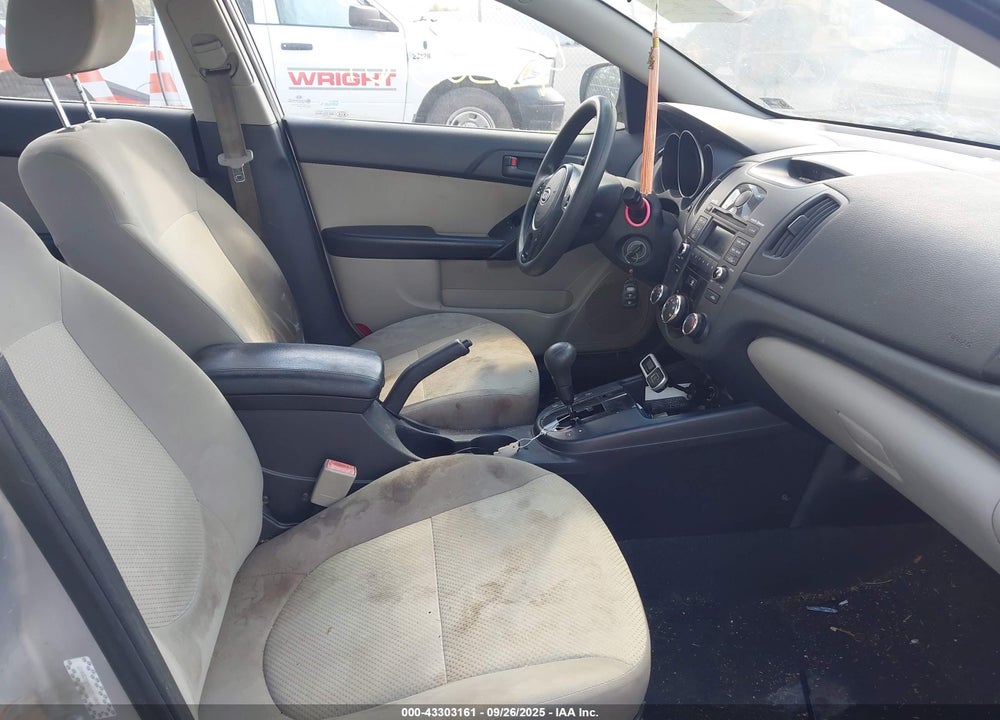 2010 KIA FORTE VIN: KNAFU4A2XA5235612