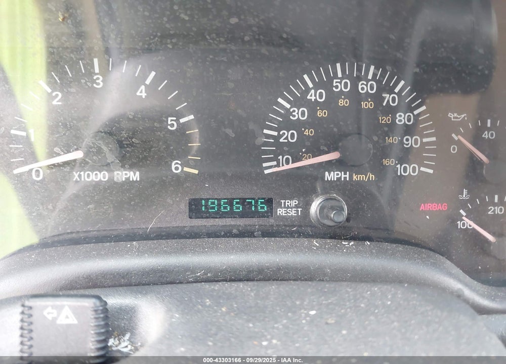 2000 JEEP CHEROKEE LIMITED VIN: 1J4FF68S3YL149444