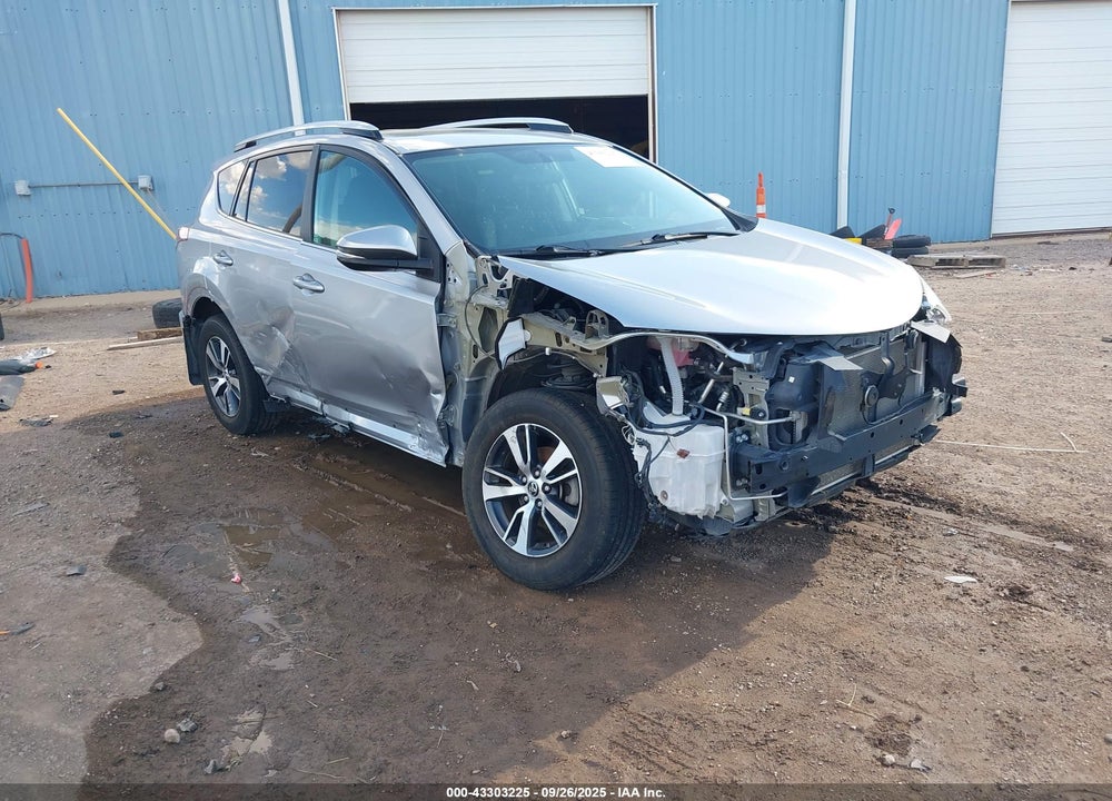 2016 TOYOTA RAV4 XLE VIN: 2T3RFREV2GW524643