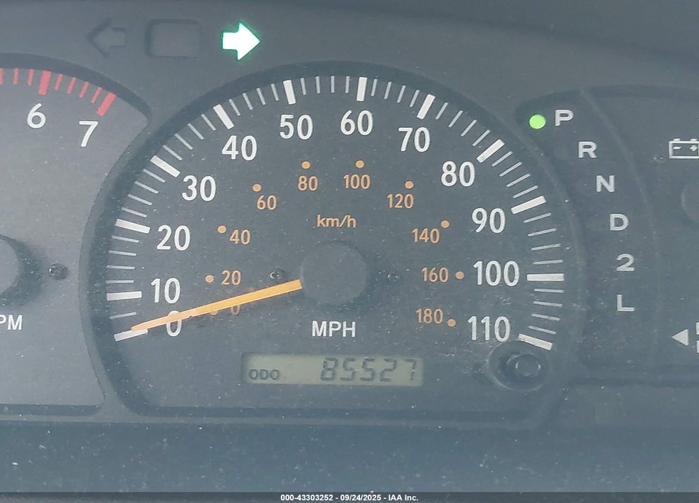 2003 TOYOTA TUNDRA SR5 V8 VIN: 5TBBT44163S366923