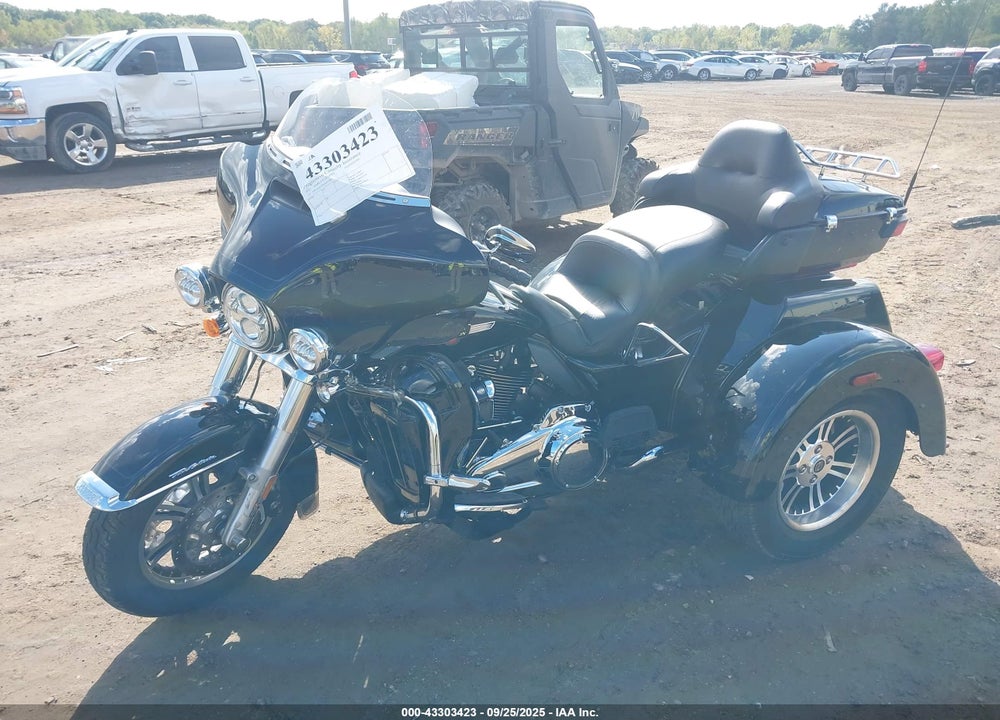 2022 HARLEY-DAVIDSON FLHTCUTG VIN: 1HD1MAF15NB852580