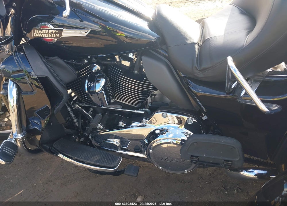 2022 HARLEY-DAVIDSON FLHTCUTG VIN: 1HD1MAF15NB852580