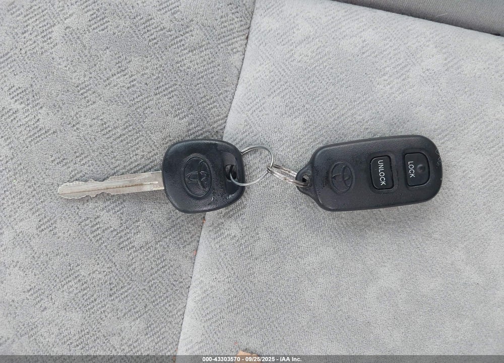 2003 TOYOTA PRIUS VIN: JT2BK18U830071668