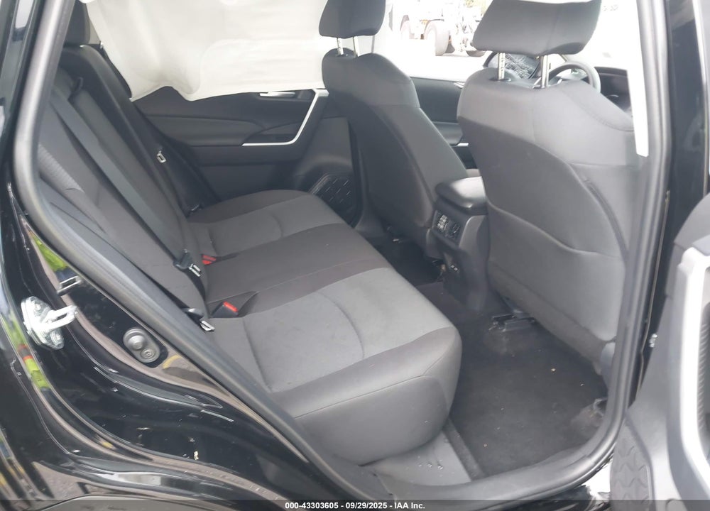 2025 TOYOTA RAV4 VIN: 2T3P1RFV1SW523898