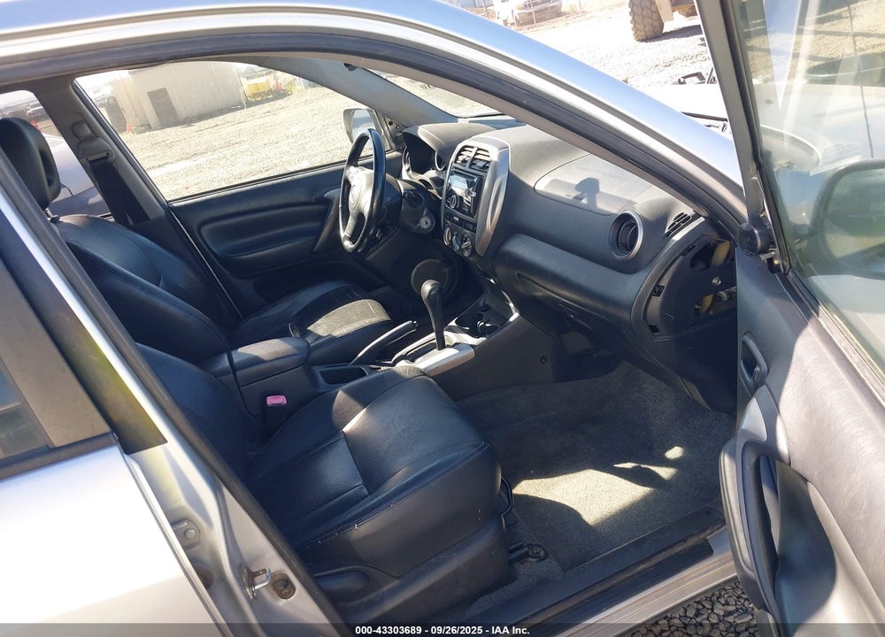 2005 TOYOTA RAV4 VIN: JTEHD20V450038445