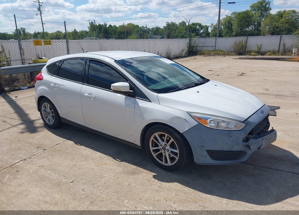 2015 FORD FOCUS SE VIN: 1FADP3K29FL383589