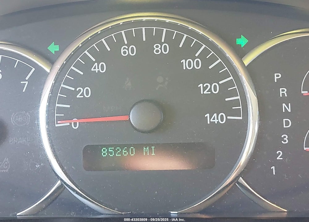 2008 BUICK LACROSSE VIN: 2G4WD582881198677