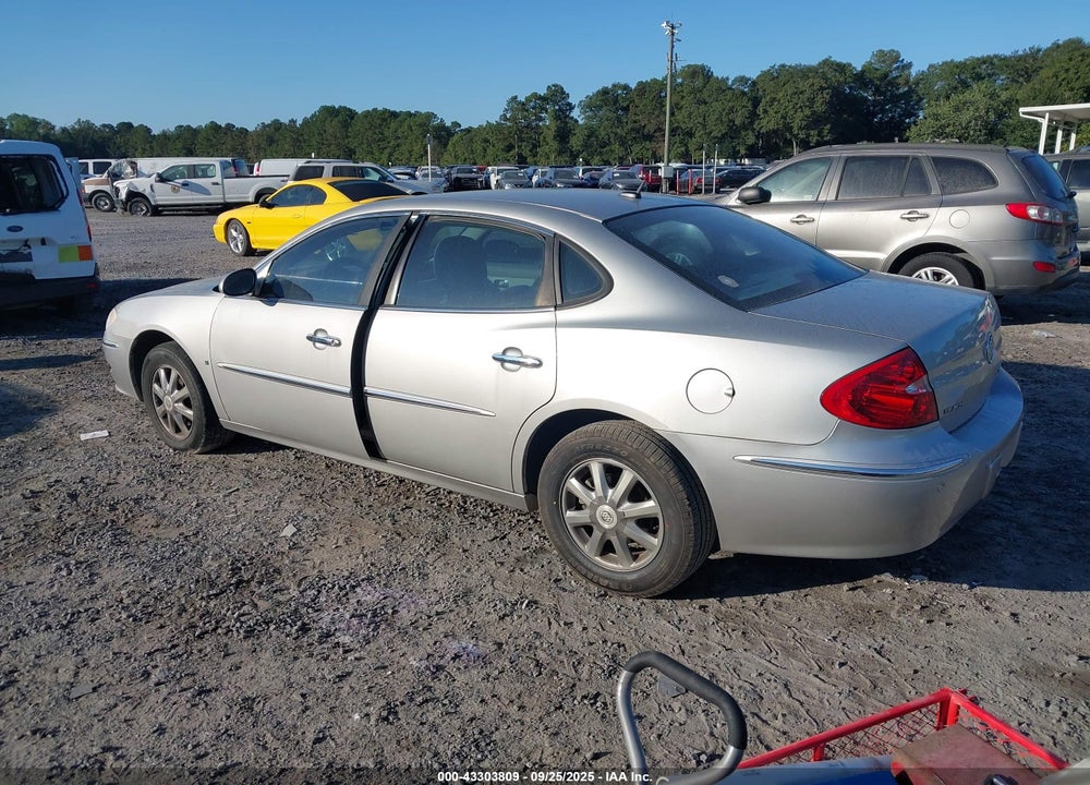 2008 BUICK LACROSSE VIN: 2G4WD582881198677