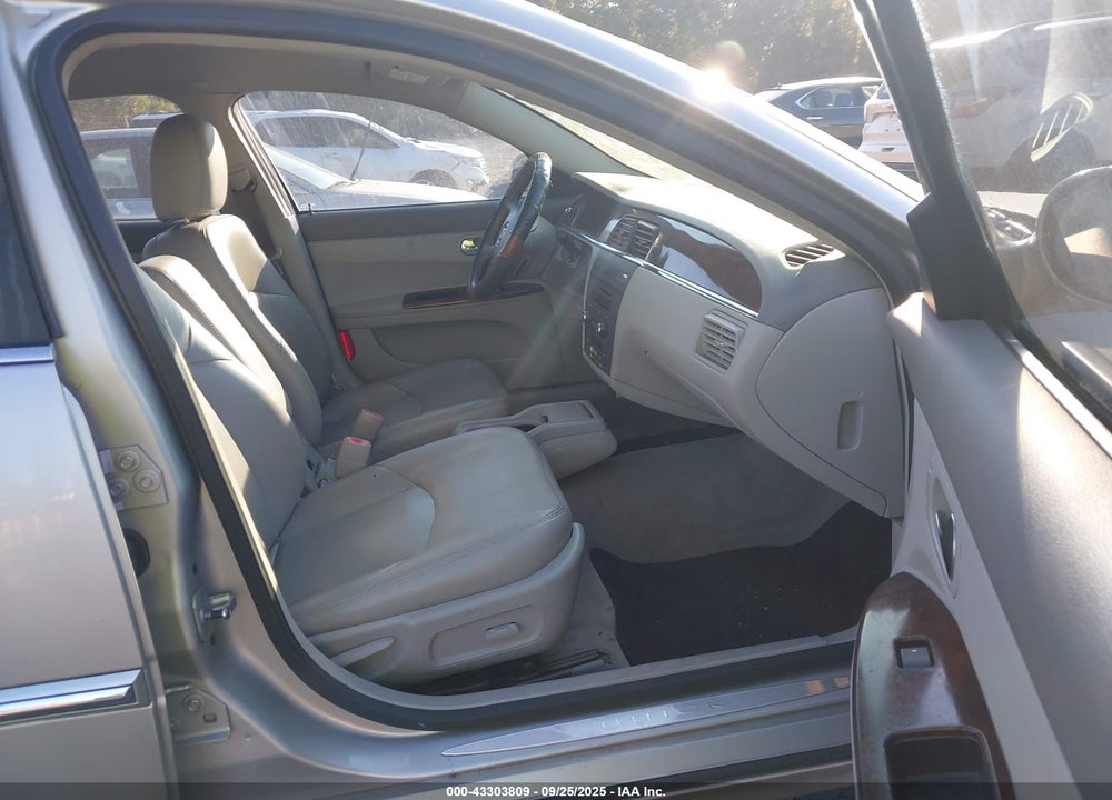 2008 BUICK LACROSSE VIN: 2G4WD582881198677