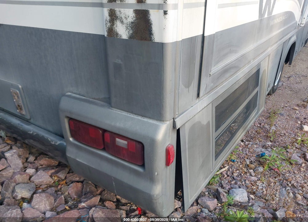 2000 FORD F550 SUPER DUTY STRIPPED CHASS VIN: 3FCNF53S6YJA06460