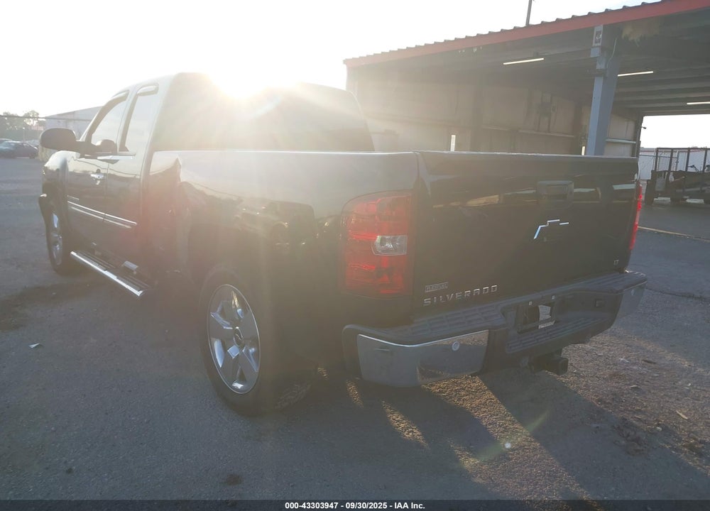 2011 CHEVROLET SILVERADO 1500 LT VIN: 1GCRCSE09BZ247924