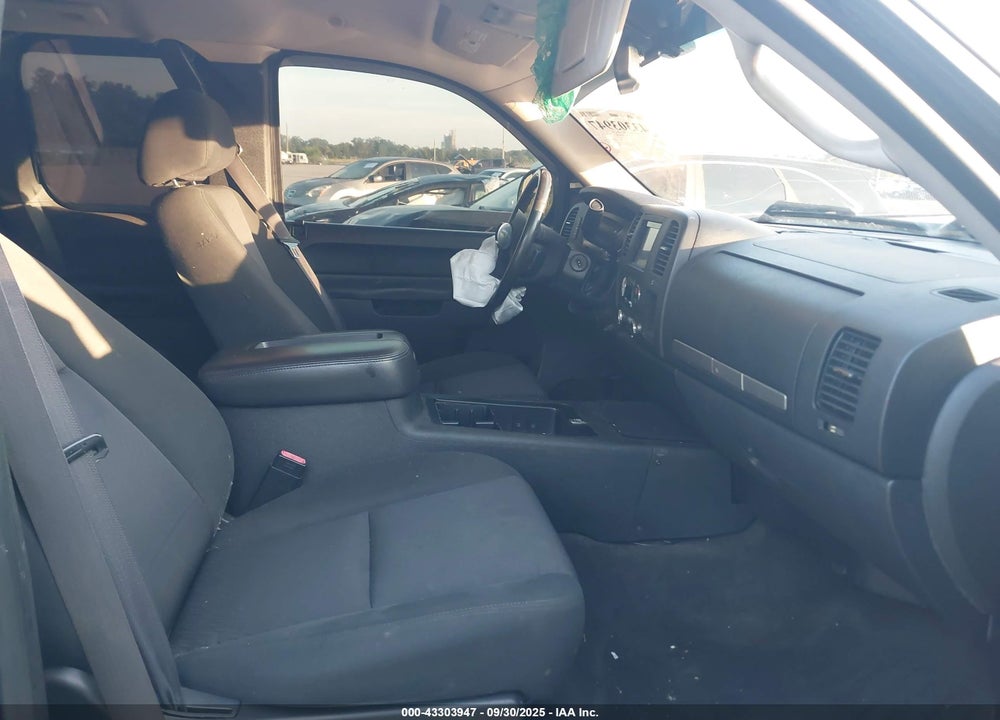 2011 CHEVROLET SILVERADO 1500 LT VIN: 1GCRCSE09BZ247924