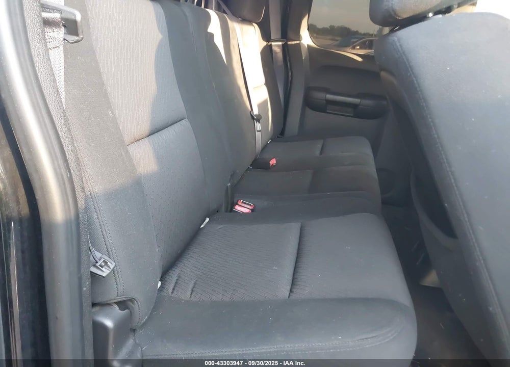 2011 CHEVROLET SILVERADO 1500 LT VIN: 1GCRCSE09BZ247924