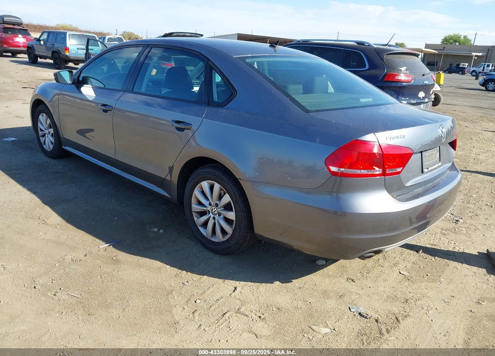 2013 VOLKSWAGEN PASSAT VIN: 1VWAP7A3XDC064033