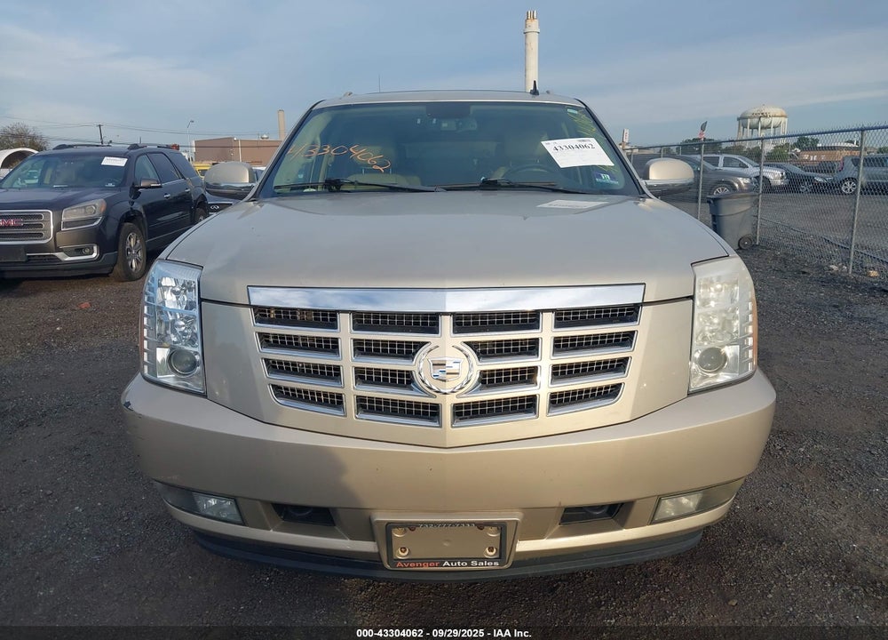2010 CADILLAC ESCALADE ESV PREMIUM VIN: 1GYUKJEF3AR114967