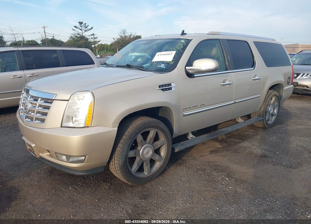 2010 CADILLAC ESCALADE ESV PREMIUM VIN: 1GYUKJEF3AR114967