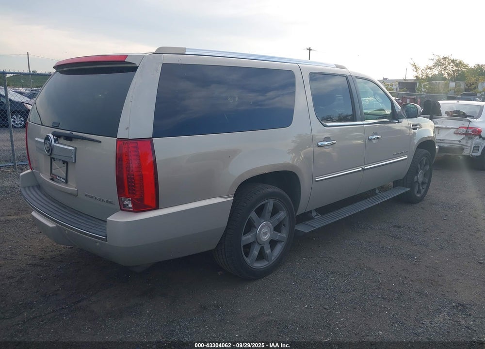 2010 CADILLAC ESCALADE ESV PREMIUM VIN: 1GYUKJEF3AR114967