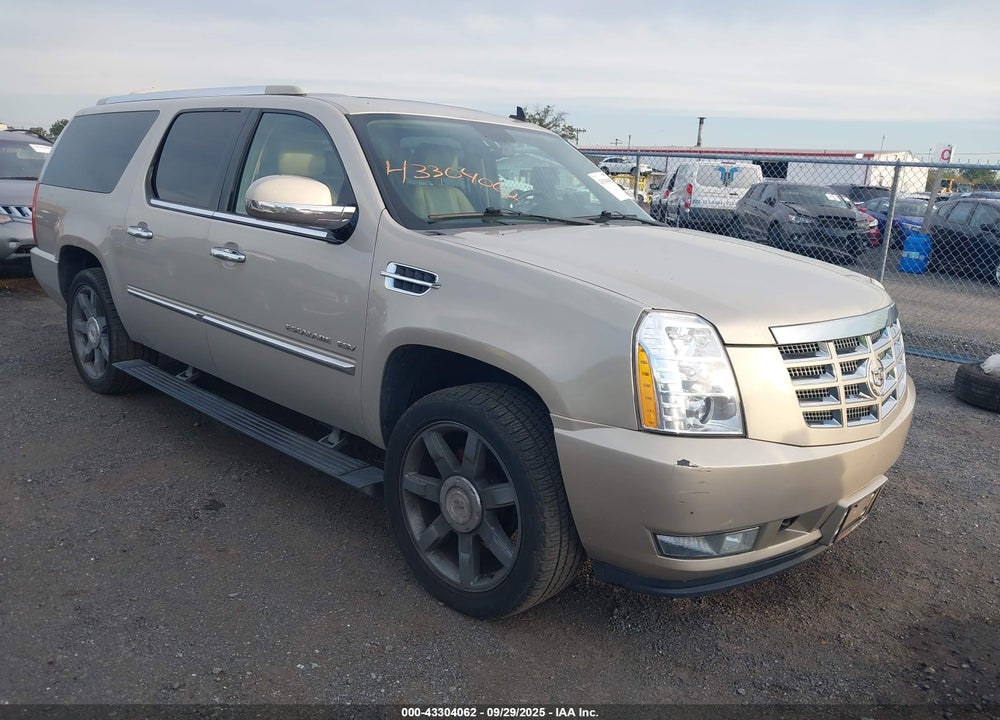 2010 CADILLAC ESCALADE ESV PREMIUM VIN: 1GYUKJEF3AR114967