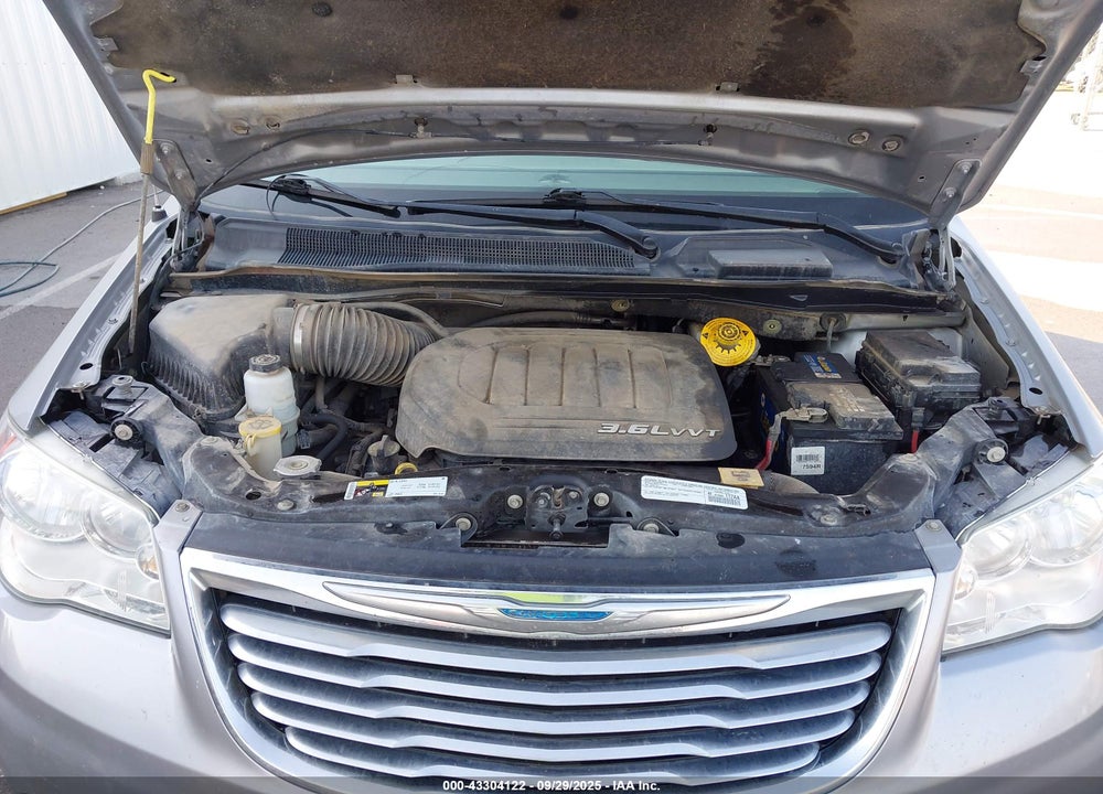 2015 CHRYSLER TOWN & COUNTRY VIN: 2C4RC1BG8FR595368