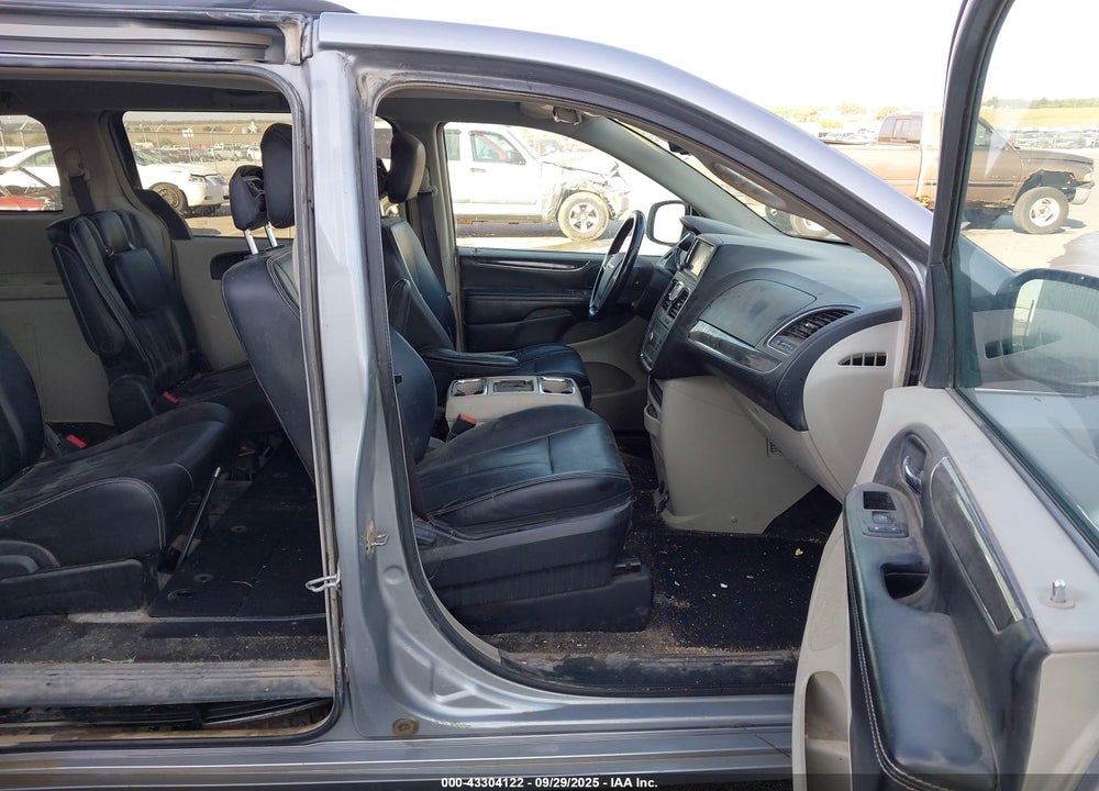 2015 CHRYSLER TOWN & COUNTRY VIN: 2C4RC1BG8FR595368