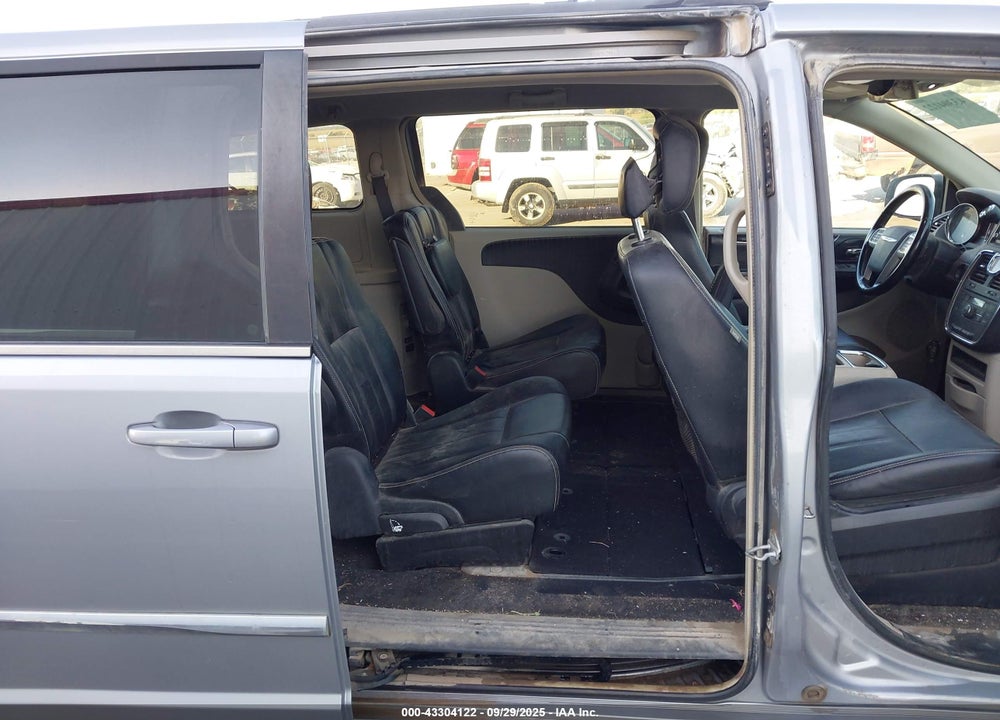2015 CHRYSLER TOWN & COUNTRY VIN: 2C4RC1BG8FR595368