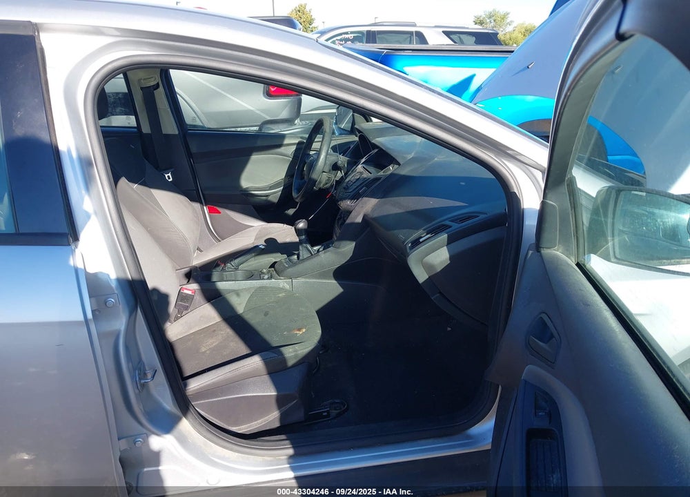 2013 FORD FOCUS VIN: 1FADP3E21DL383952