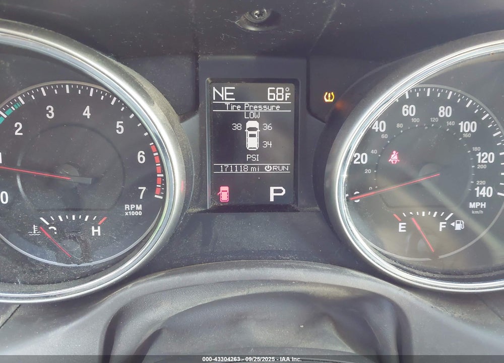 2011 JEEP GRAND CHEROKEE VIN: 1J4RR4GTXBC507486